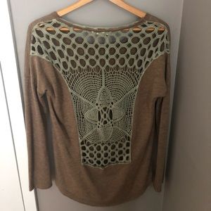 Altr’d State HiLo Tunic. Crochet back. Super cute